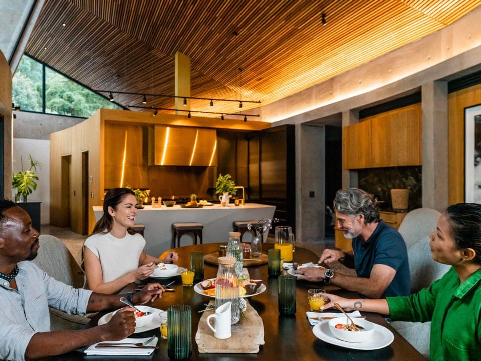 Daily buffet breakfast (ZAR 285 per person)