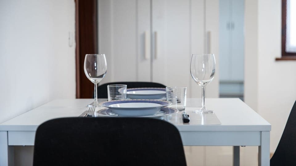 Family Studio (0 Bedroom) | In-room dining