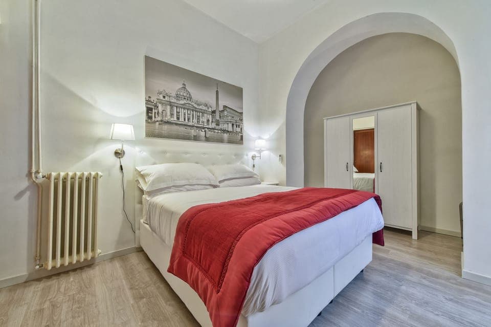 Suite, Kitchenette | Frette Italian sheets, premium bedding, memory foam beds, minibar