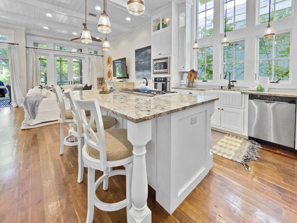 House, 5 Bedrooms | Private kitchen | Fridge, oven, coffee/tea maker, toaster