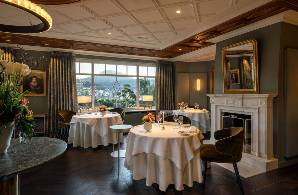 11 restaurants, breakfast, lunch, dinner served; French cuisine