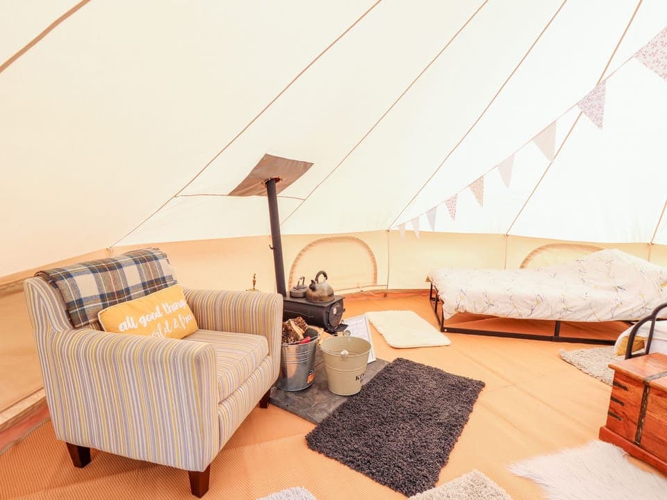 1 bedroom, individually decorated, individually furnished