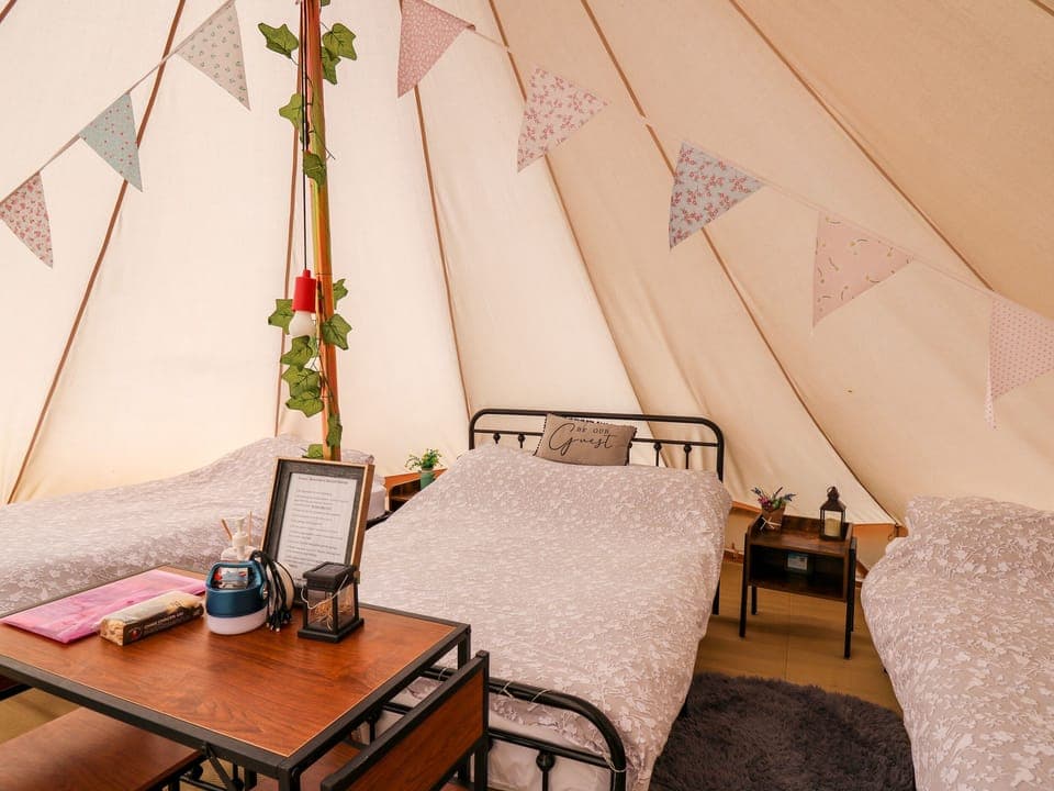 1 bedroom, individually decorated, individually furnished