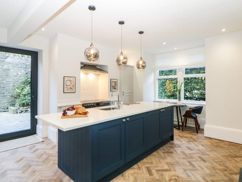 Fridge, dishwasher, electric kettle, toaster