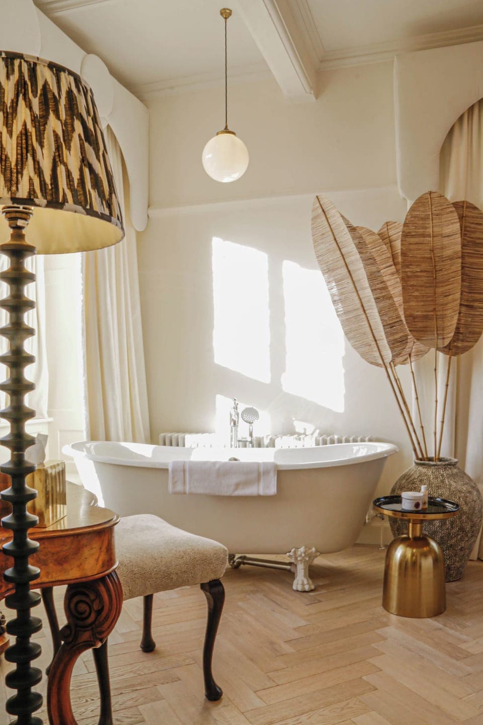 Deluxe Double Room | Bathroom | Separate tub and shower, deep soaking tub, rainfall showerhead