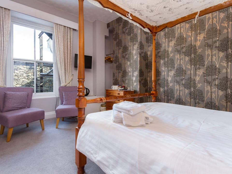 Superior Double Room, Ensuite (Standard Four Poster)