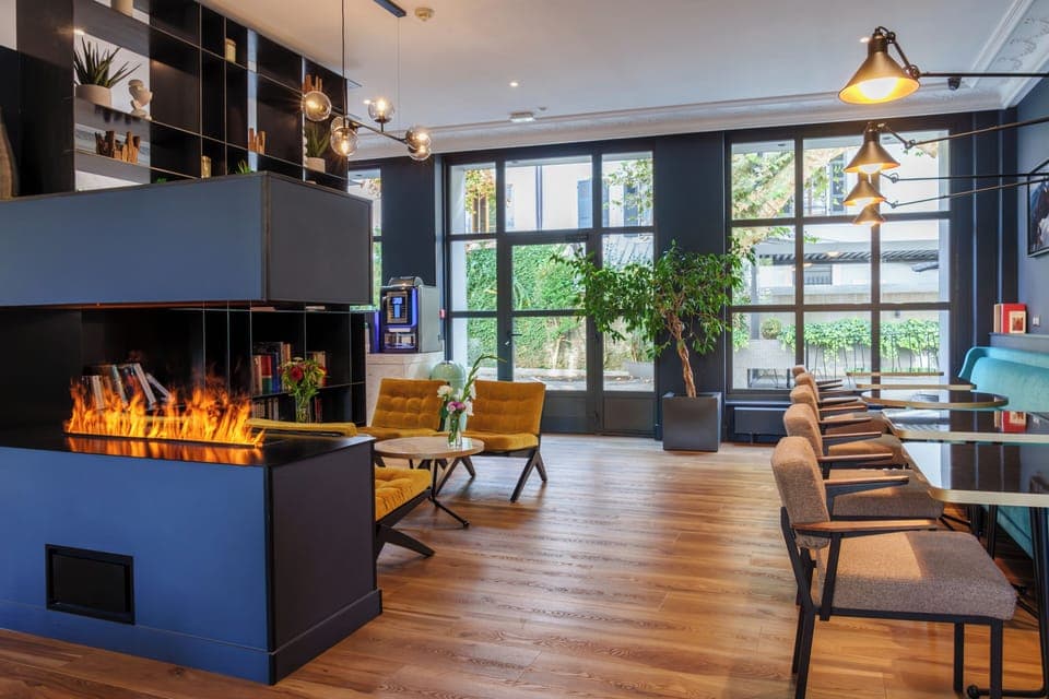 Daily buffet breakfast (EUR 14 per person)