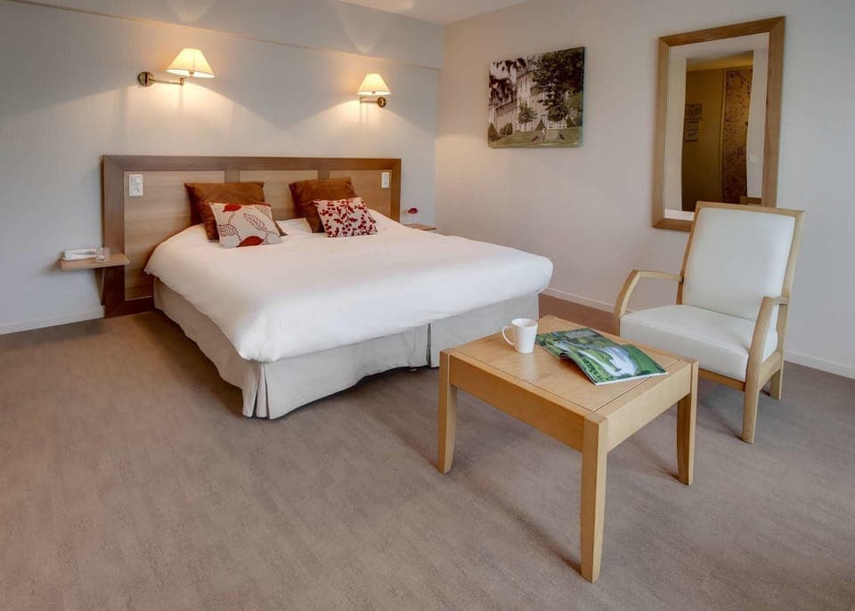 Standard Double or Twin Room | Blackout drapes, iron/ironing board, free WiFi, bed sheets