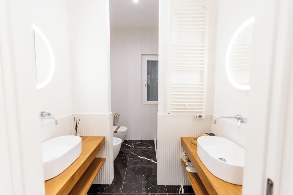 Camera Queen Superior | Bathroom | Free toiletries, hair dryer, bidet, towels