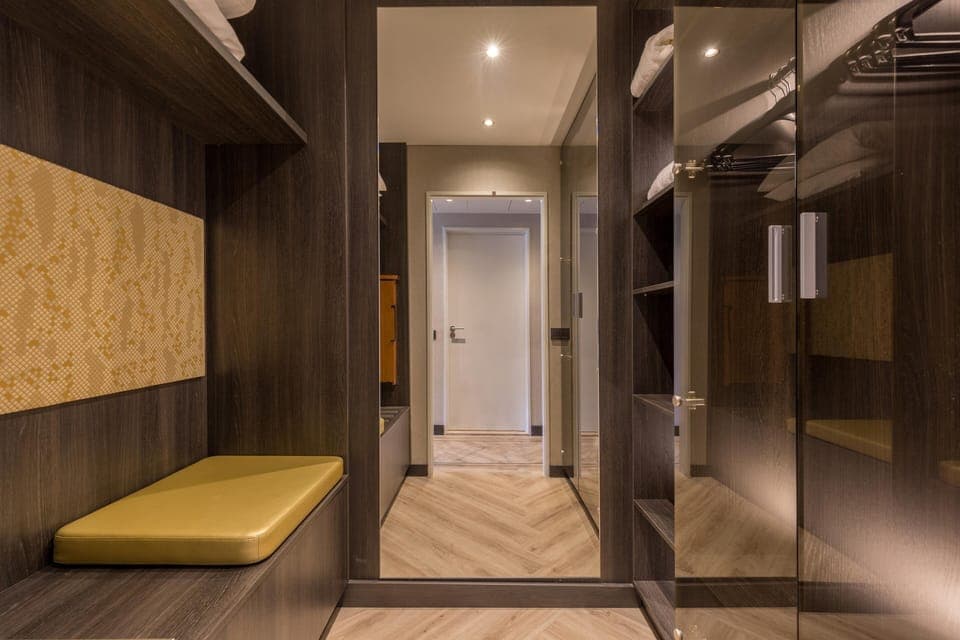 Premium bedding, minibar, in-room safe, desk