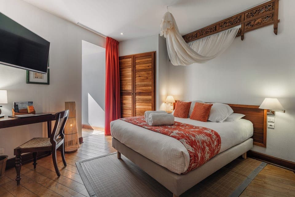 Deluxe Double Room, Garden View | Egyptian cotton sheets, memory foam beds, minibar, in-room safe