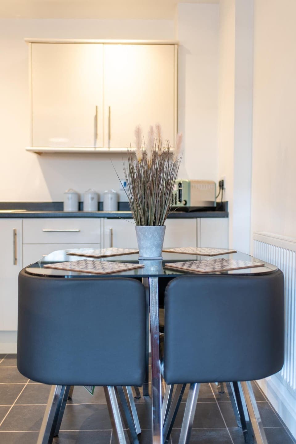 Apartment, Private Bathroom | Restaurant