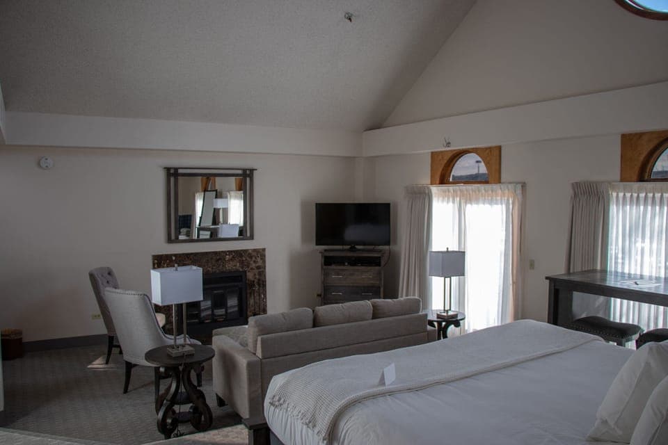 In-room safe, individually decorated, individually furnished, desk