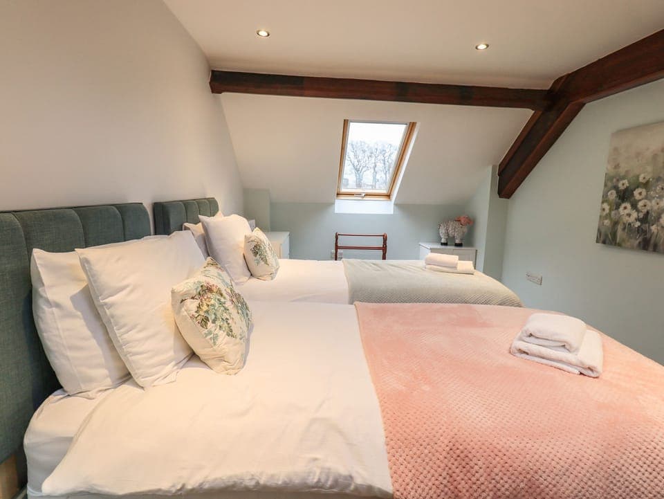 Cottage | 3 bedrooms, individually decorated, individually furnished, free WiFi