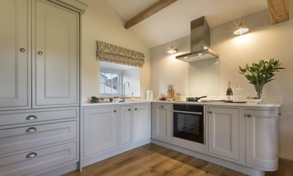 Fridge, dishwasher, cookware/dishes/utensils