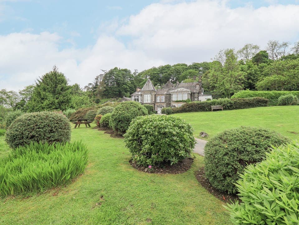 Cottage | Property grounds