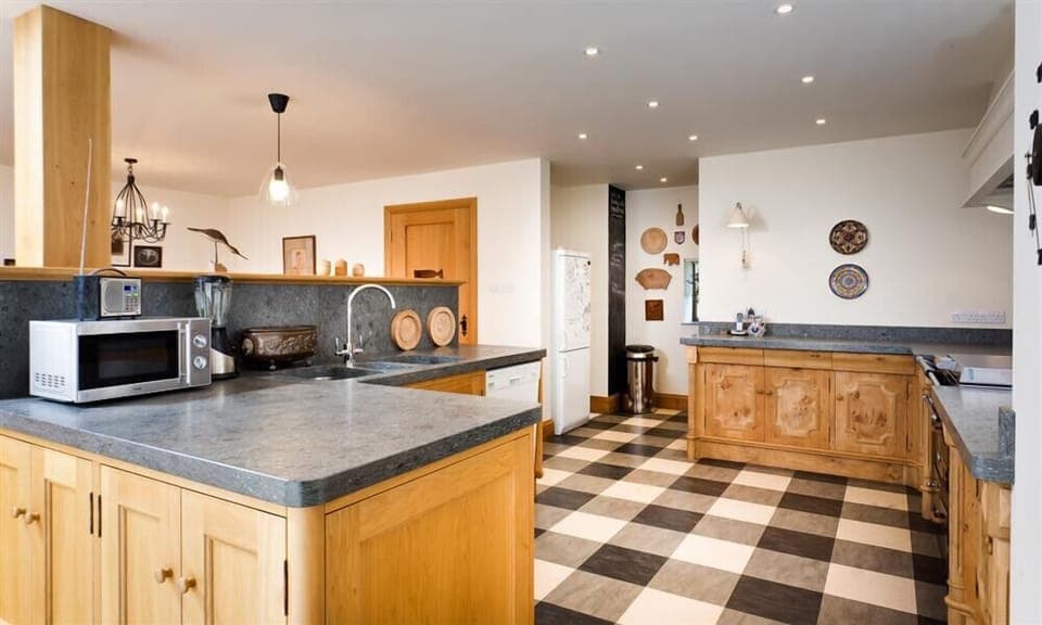 Fridge, dishwasher, cookware/dishes/utensils