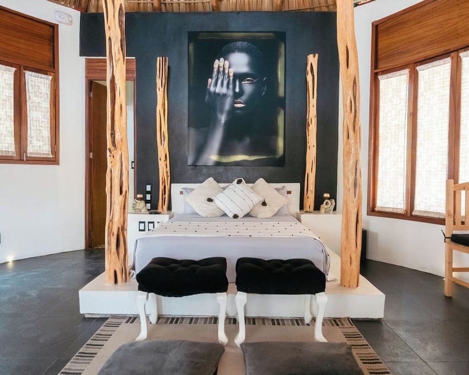 Luxury Room | Individually decorated, free WiFi, bed sheets