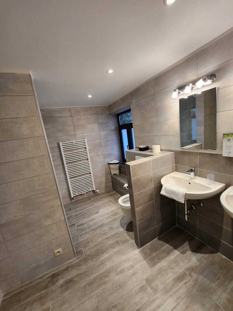 Basic Double Room, 1 Queen Bed | Bathroom | Hair dryer