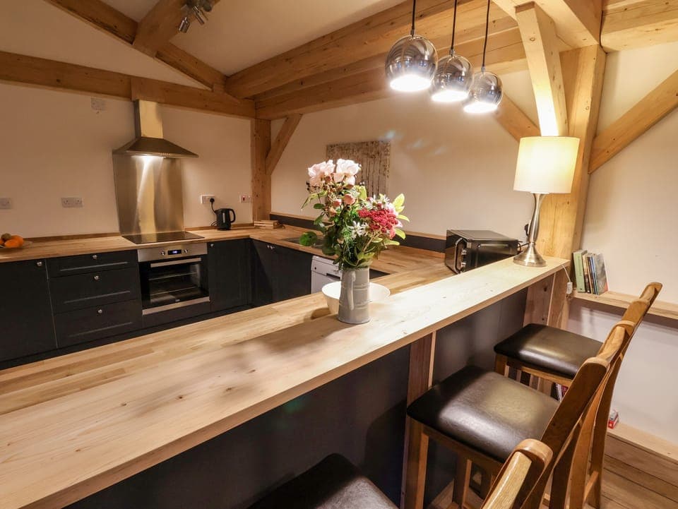 Fridge, dishwasher, electric kettle, cookware/dishes/utensils