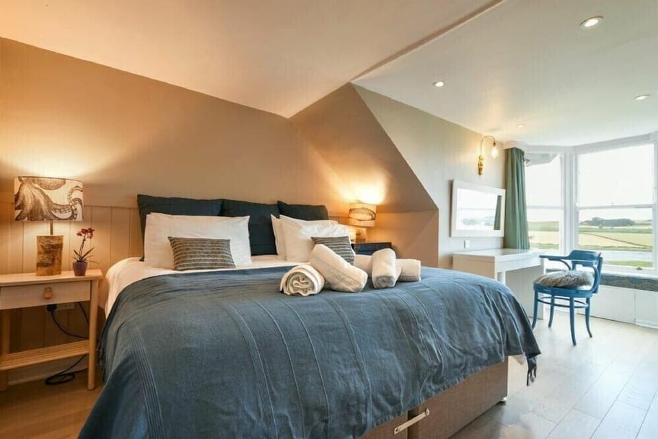 3 bedrooms, individually decorated, individually furnished, free WiFi