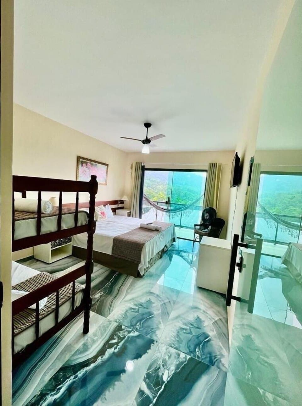 Memory foam beds, free WiFi, bed sheets