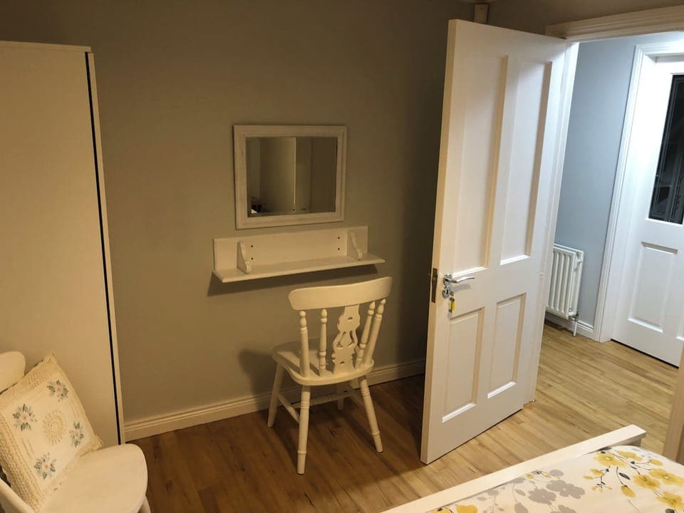 House | 4 bedrooms, iron/ironing board, free WiFi, bed sheets