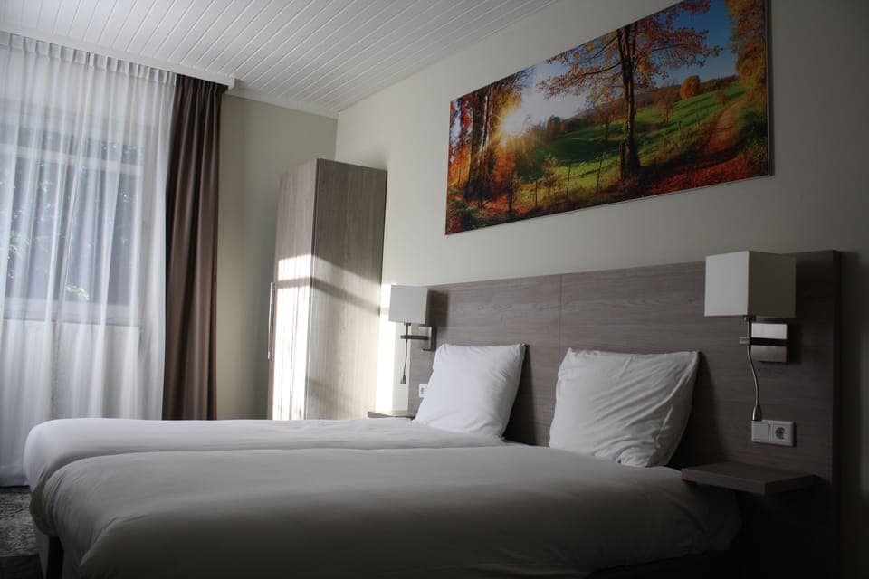 Suite | In-room safe, desk, cribs/infant beds, free WiFi