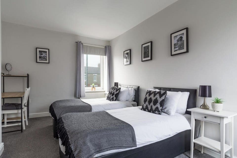 2 bedrooms, iron/ironing board, free WiFi