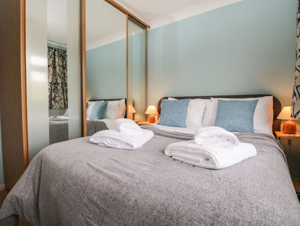 Cottage | 2 bedrooms, individually decorated, individually furnished, free WiFi