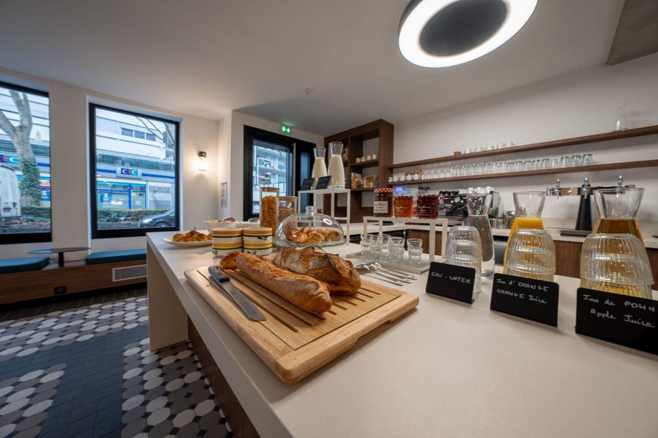 Daily continental breakfast (EUR 10 per person)