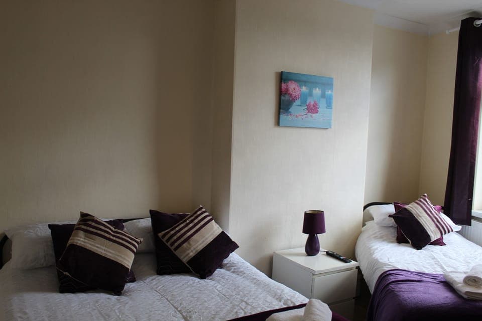 House | 4 bedrooms, free WiFi