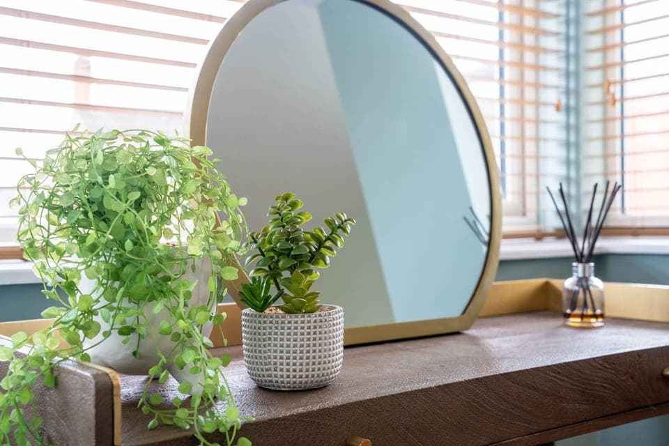 5 bedrooms, hypo-allergenic bedding, memory foam beds