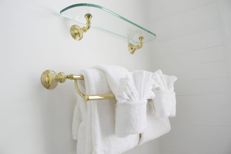 Apartment (Adults Only) | Bathroom amenities | Shower, free toiletries, hair dryer, towels