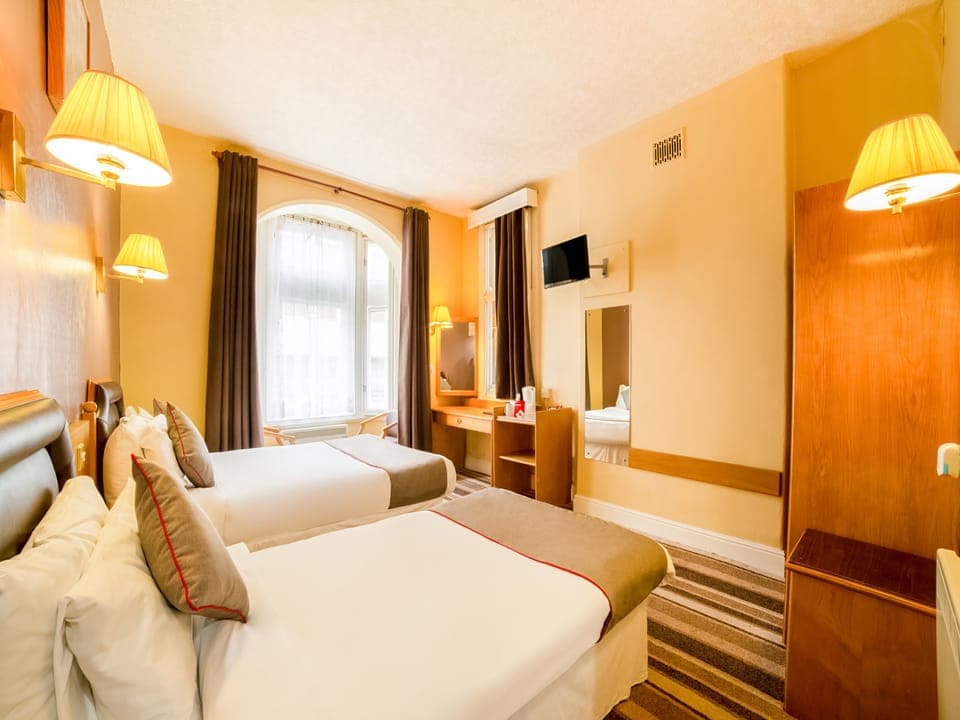 Desk, iron/ironing board, free WiFi, bed sheets