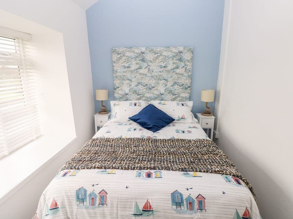 2 bedrooms, individually decorated, individually furnished, free WiFi