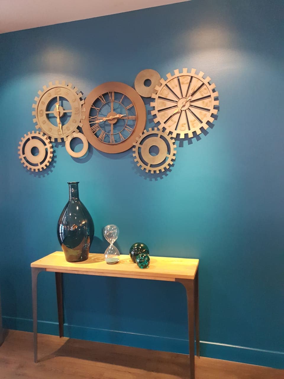 Lunch and dinner served, French cuisine