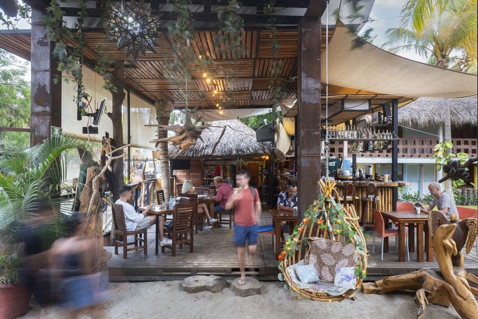 Breakfast, lunch and dinner served