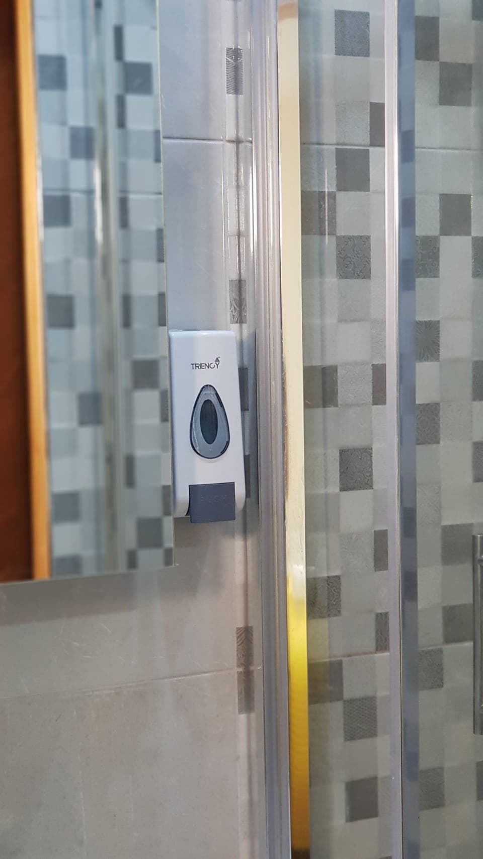 Double Duplex | Bathroom | Combined shower/tub, rainfall showerhead, hair dryer, toilet paper