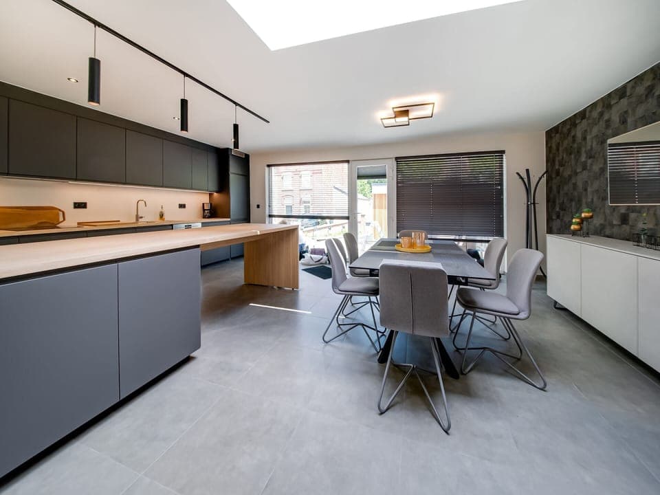 House | Private kitchen | Microwave, highchair