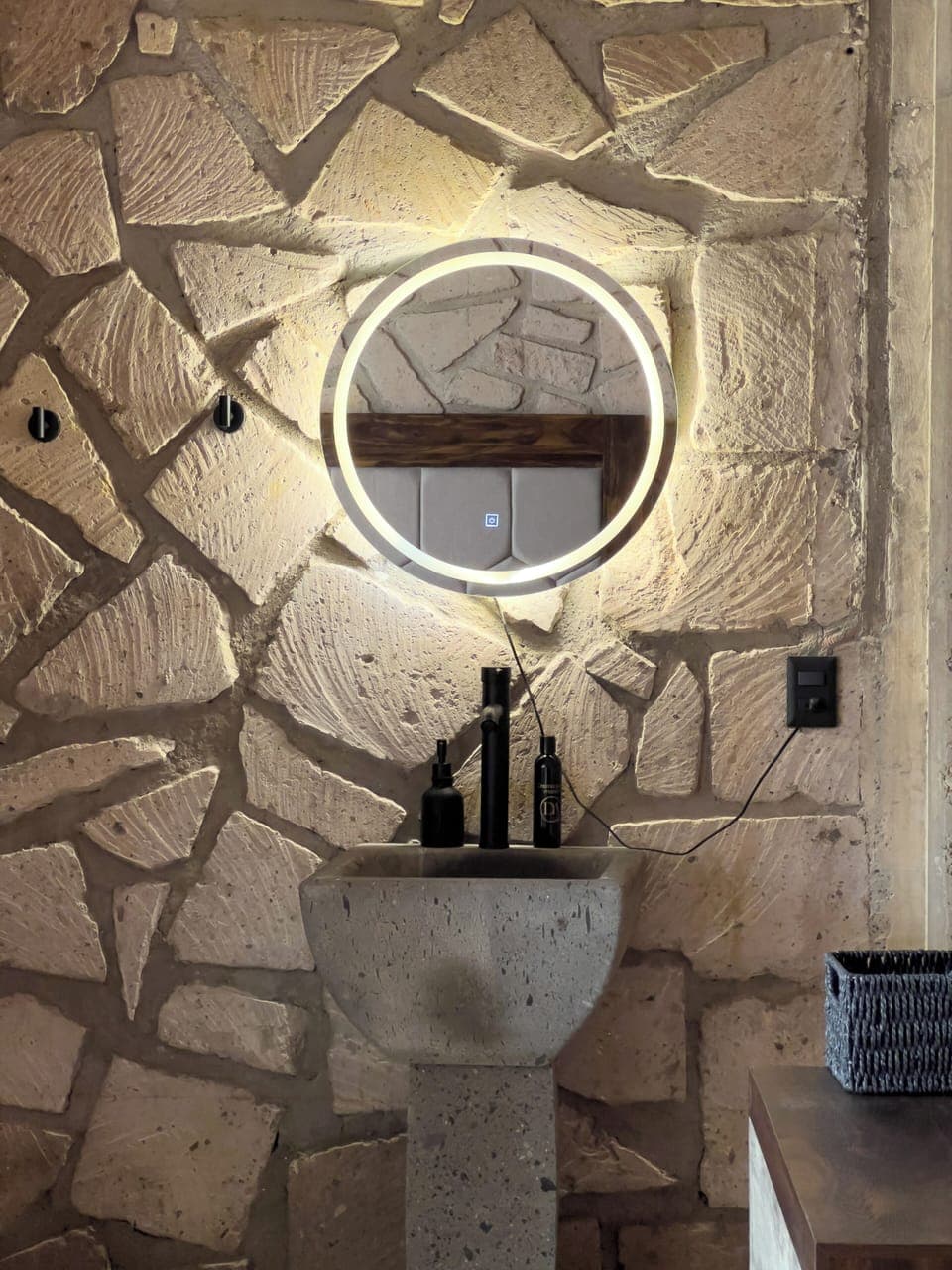 Triple Room | Bathroom | Shower, rainfall showerhead, hair dryer, towels