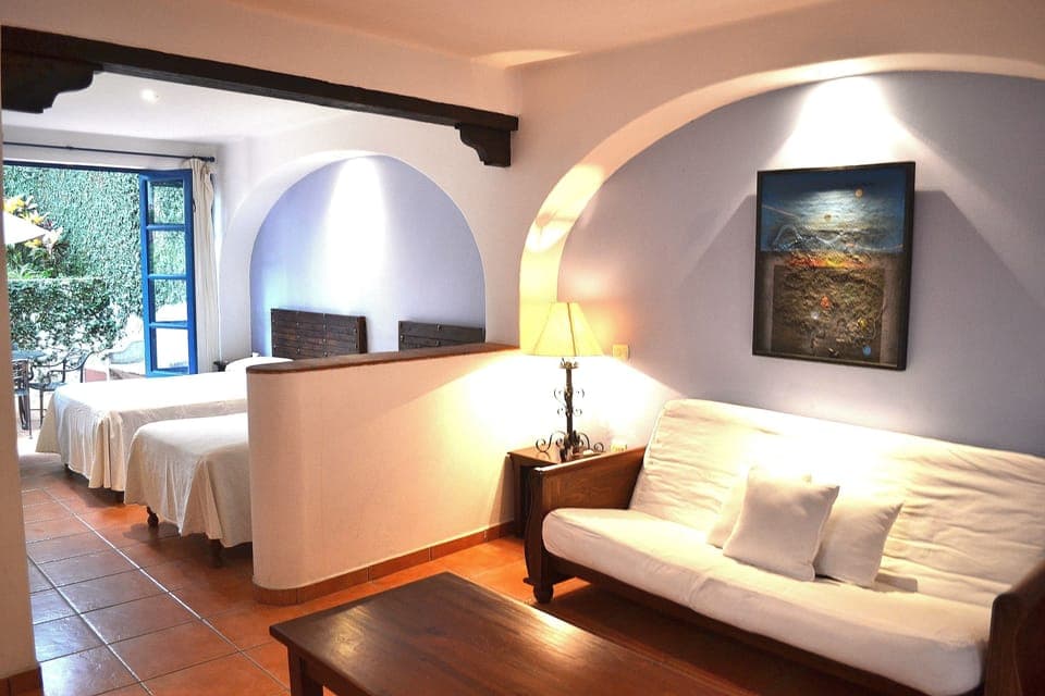 Suite | In-room safe, desk, free cribs/infant beds, free WiFi