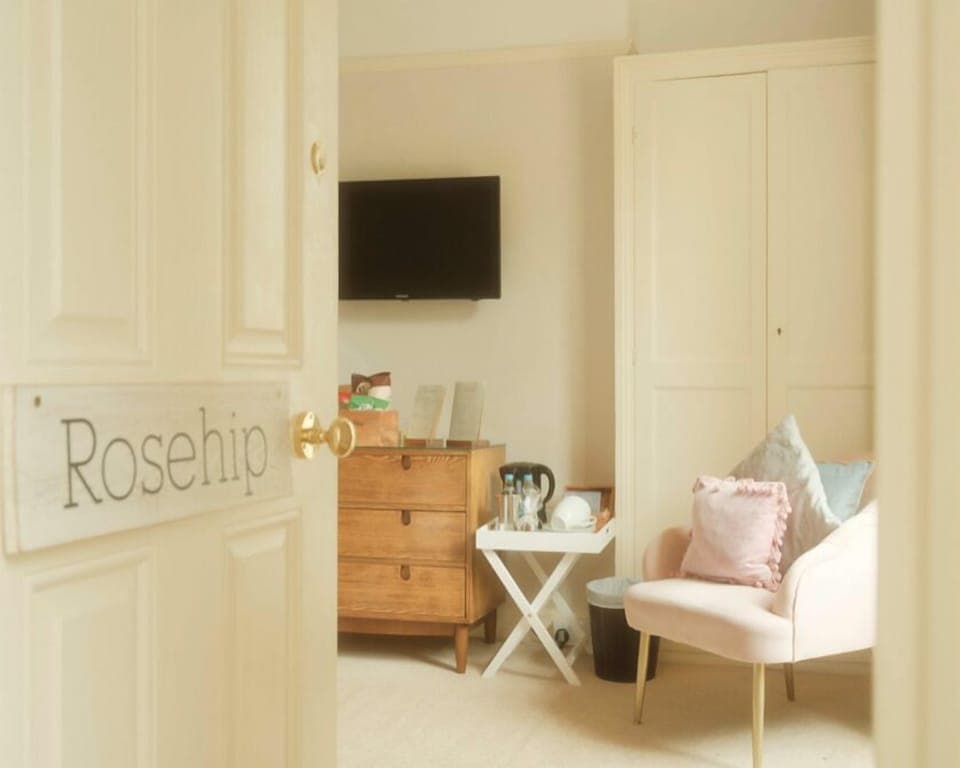 Deluxe Double Room, Ensuite (Rosehip)