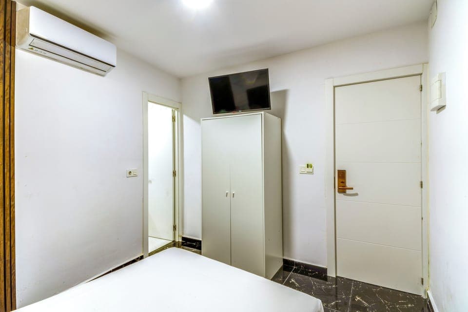 Economy Double Room, 1 Double Bed, Non Smoking | Free WiFi, bed sheets