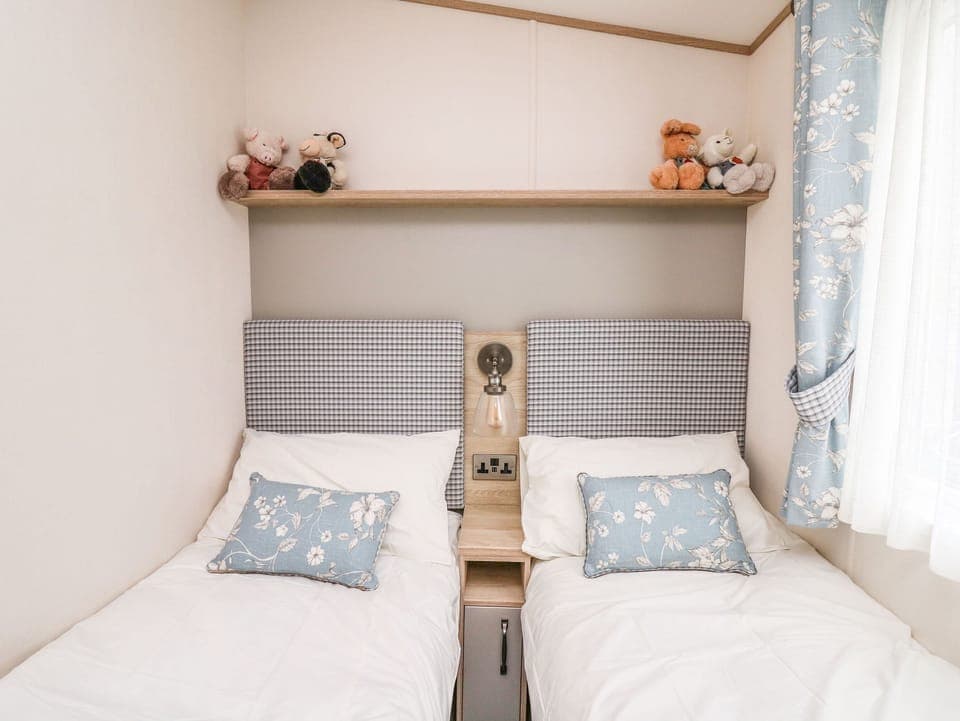 2 bedrooms, individually decorated, individually furnished, free WiFi