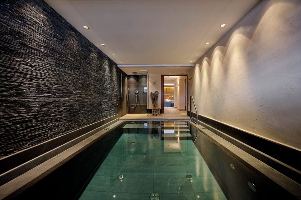 Turkish bath, aromatherapy, deep-tissue massages, Swedish massages