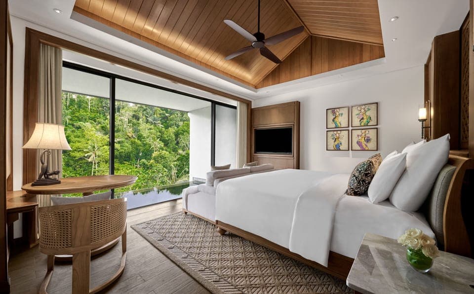 Minibar, in-room safe, individually decorated, individually furnished