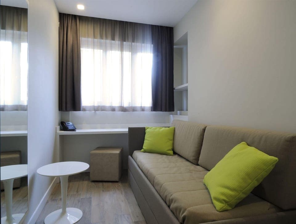 Junior Suite | Desk, free WiFi, bed sheets