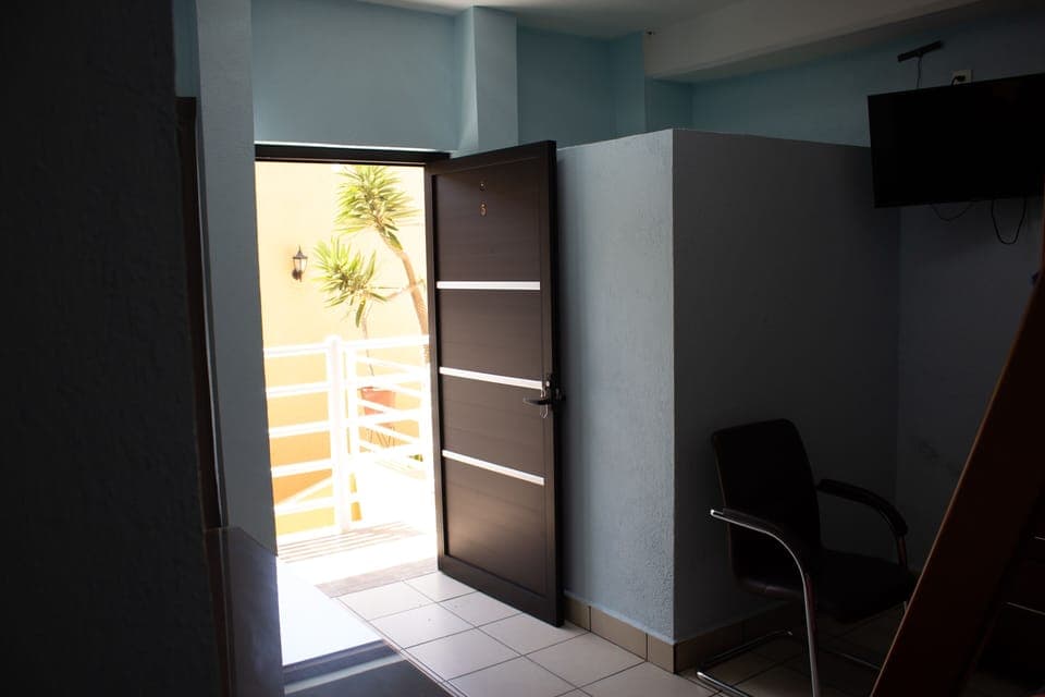 Basic Triple Room | Pillowtop beds, free WiFi, bed sheets