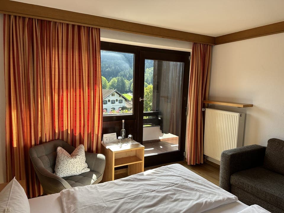 Classic Double Room | In-room safe, desk, blackout drapes, free WiFi